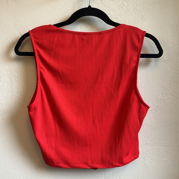 Lulu's 💚 Red Fitted Ribbed Tank Top - Picture 5 of 5